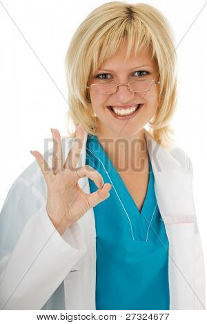 bella felice femmina medico isolata on white