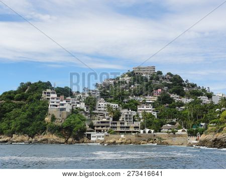 Bordered Of Mountains, The Bay Offers A Superblandscape But Was Difficult To Arrange, Blocking The H