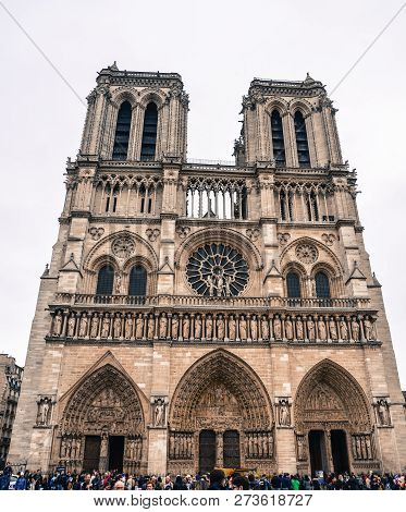 Notre-dame De Paris