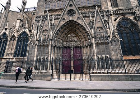 Notre-dame De Paris
