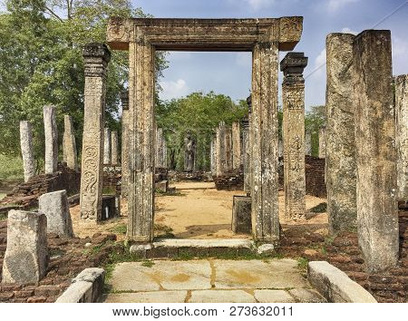 Stone Pillars Are Part Of A The Ruins Of An Old Building Located Near The Vatadage In The Ancent Cit