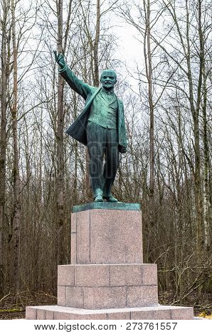 Lenin Monument Near Razliv Lake