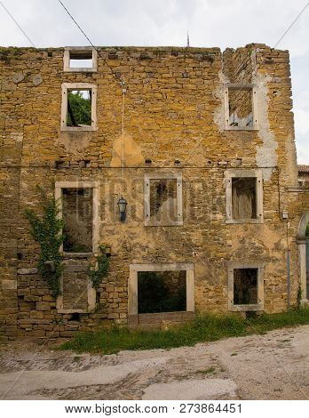 A Building In The Historic Hill Village Of Oprtalj In Istria, Croatia