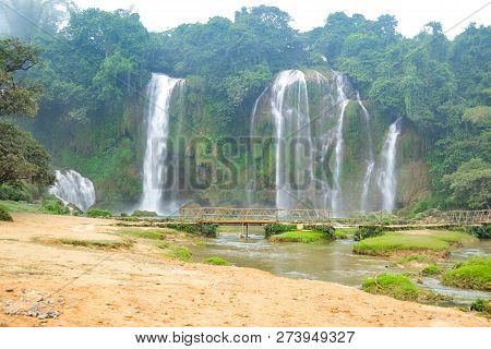 Ban Gioc Waterfall Or Detian Falls, Vietnam's Best-known Waterfall Located In Cao Bang Border With C
