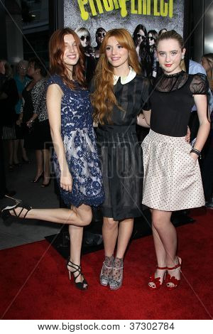 LOS ANGELES - SEP 24: Dani Thorne Bella Thorne, Kathryn Newton przybędzie 