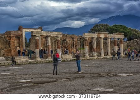 Italy, Pompeii 02,01,2018 Ruins Of Pompeii Near Naples, Italy. Pompeii Is An Ancient Roman City Died