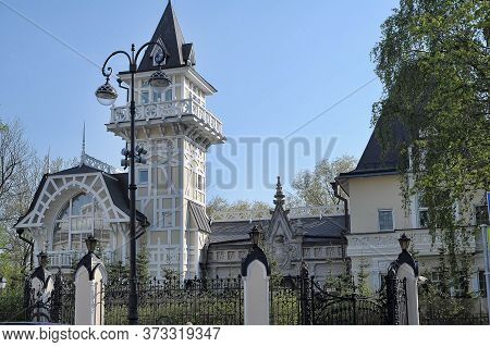Russia, St. Petersburg 29.04.2020 Cottage M.e. Kleinmichel. Cottage L. Ciniselli
Recreation Center O