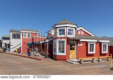 Santa Barbara, Usa - March 16, 2019: Historic  House At Santa  Barbara Pier Under Blue Sky.