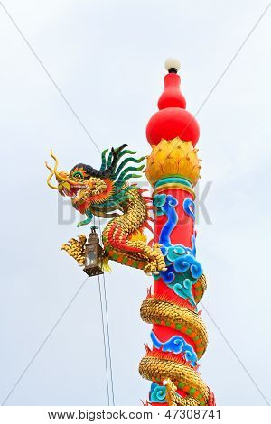 Kínai stílusú dragon szobor