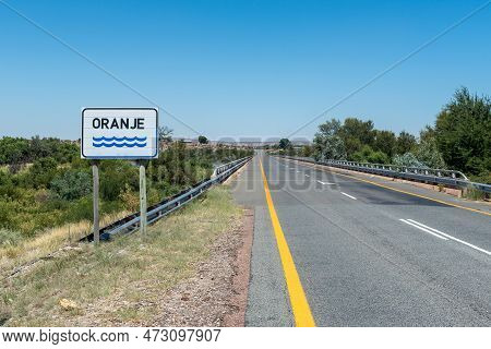 Bridge On Road N8 Over The Orange River At Groblershoop In The Northern Cape Province. The River Is 