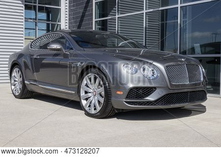 Bentley Continental Display At A Dealership. Bentley Motors Is A British Manufacturer Of Luxury Cars