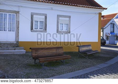 Alcochete, Lisbon, Portugal- November 21, 2022: Typical Facades And Narrow Streets In Alcochete Town