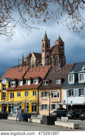 Breisach Am Rhein, Germany - February 22, 2023: Historic Town Of Breisach With A View Of The Houses 