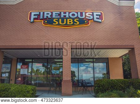 Gwinnett County, Ga Usa - 07 09 20: Firehouse Subs Fast Food Restaurant Entrance