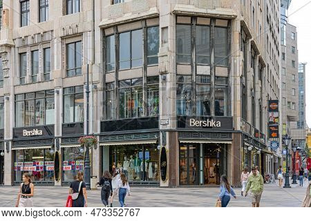 Budapest, Hungary - July 31, 2022: Clothing Store Bershka At Vorosmarty Square In Capital City Summe