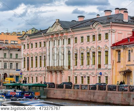 Saint Petersburg, Russia - August 2021: Stroganov Palace At Intersection Of Nevsky Prospect And Moik