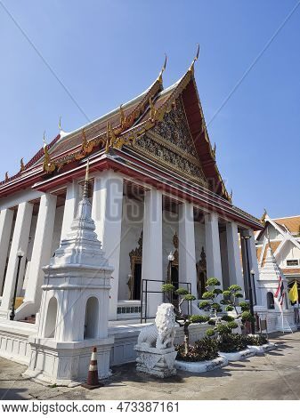 Bangkok, Thailand- 14 Feb, 2023: Wat Prayun Wongsawat Worawihan Buddhist Temple In Bangkok, Thailand