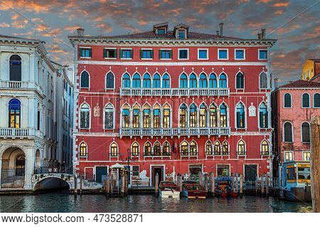 Venice, Italy-march 16, 2023: Bembo Palace Facing The Grand Canal, Near Rialto Bridge And Dolfin Man