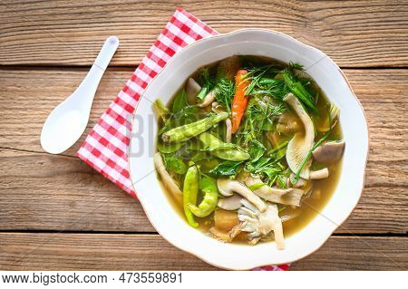 Mushroom Curry With Chili Vegetable, Thaifood Spicy Grey Oyster Mushroom Soup On Bowl Food With Meli