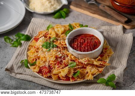 Homemade Pasta With Marinara Sauce