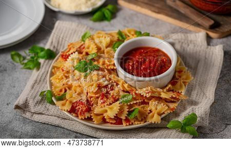 Homemade Pasta With Marinara Sauce