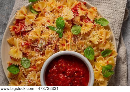 Homemade Pasta With Marinara Sauce