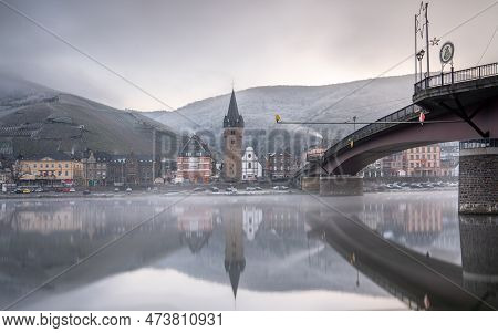 Bernkastel, Germany - December 18, 2022: Panoramic Image Of Bernkastel On A Cold Und Foggy Winter Da
