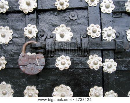 Antik metal kapı asma kilit.
