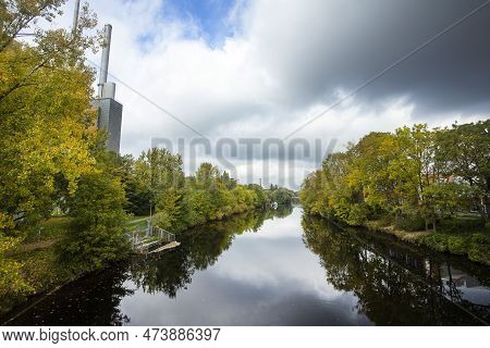 Hannover, Germany - October 14, 2022. Beautiful Ihme River With Trees And In The Background The Heat