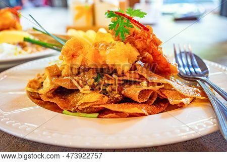 Thai Style Fried Crispy Fried Wonton Pad Thai With Prawn Or Shrimps, Bean Sprouts, Chilli In White C