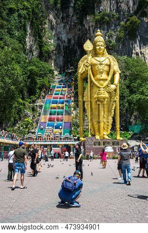 Gombak, Malaysia - 03 February, 2020: Batu Caves Is A Limestone Hill That Has A Series Of Caves And 