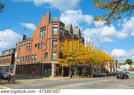 Natick, Ma, Usa - Oct. 17, 2016: Historic Commercial Buildings In Fall On Main Street At Natick Comm