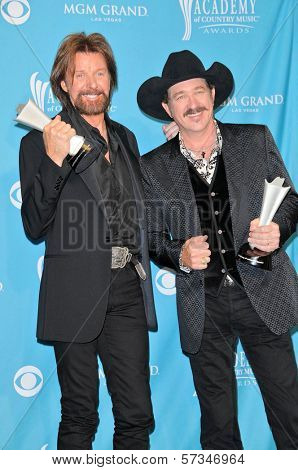 Brooks and Dunn at the 45th Academy of Country Music Awards Press Room, MGM Grand Garden Arena, Las Vegas, NV. 04-18-10