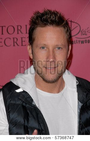 Michael Rosenbaum at the Victoria's Secret Supermodels Celebrate the Reveal of the 2010 