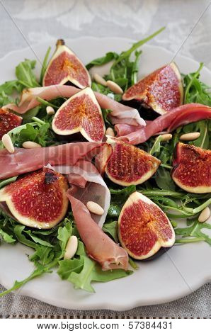 Fresh salad with figs