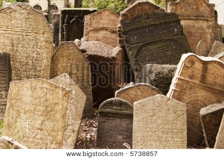 Grabsteine in jüdischer Friedhof