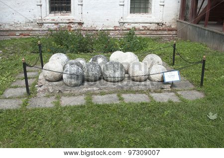 Stony Cannon Balls