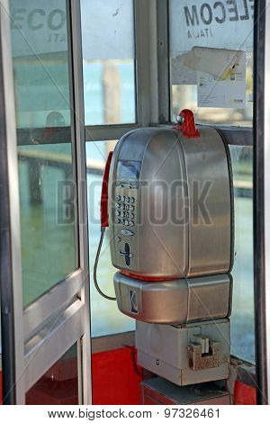 Treporti, Venice, Ve - Italy. 14Th July, 2015: Old Italian Phone Booth Out Of Order