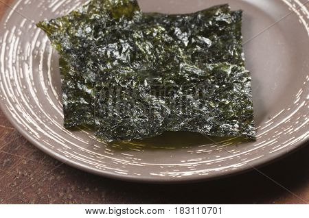 Dry seaweed leaves furmi kim vegan food