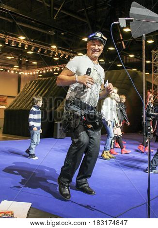St. Petersburg Russia - 15 April, Dancing on the stage entertainer,15 April, 2017.
International Motor Show IMIS-2017 in Expoforurum.
Dance show group of teenagers in the style of hip-hop.