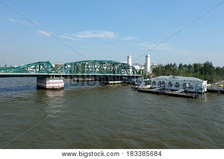 Phra Phuttha Yodfa Bridge It is landmark of Bangkok Thailand.