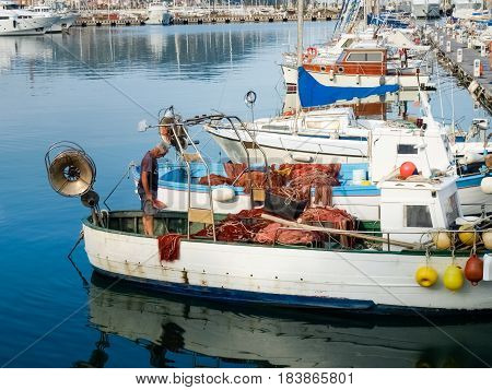 Fisherman System Networks On The Small Boat