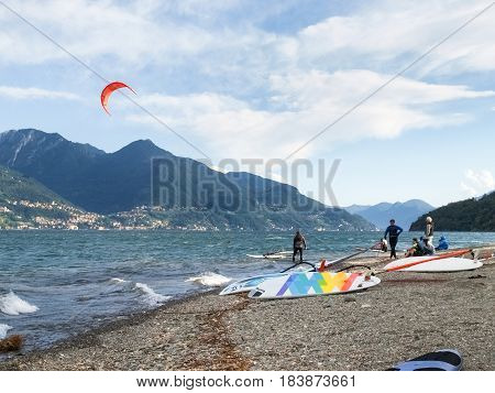 Windsurf E Kitesurf On The Lake
