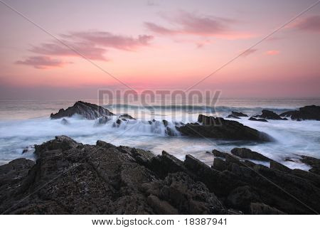 Lounais-Alentejon ja Vicentinen rannikon luonnonpuiston - Portugali - amoreira beach, lähellä kohdetta Aljezur Algar