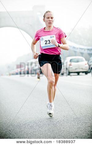 อว์ - 12 กันยายน: อว์มาราธอนรอบชิงชนะเลิศ 12 กันยายน 2010 โปแลนด์ อว์
