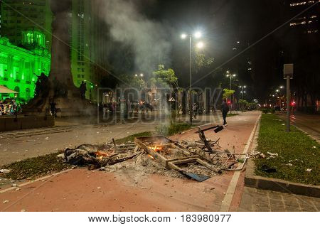 Rio De Janeiro / Greve Geral / Caos Nas Ruas
