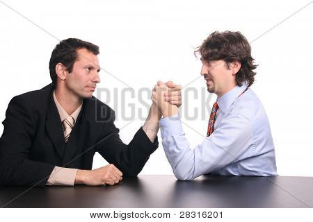 uomo d'affari giocando braccio restling