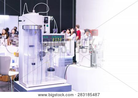 Spray Dryer Device Of Lab For Producing A Dry Powder From Liquid Or Slurry Rapidly Drying With Hot G