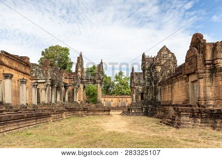 Ancient Remains Of Banteay Samre Temple, Siem Reap, Cambodia, Asia