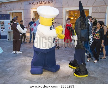 Puppets And Mascots At The Childrens Pirate Party With Animators And Entertainment For Young Childre